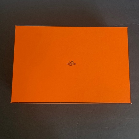 NWOT Hermès Gift Box - Picture 2 of 9
